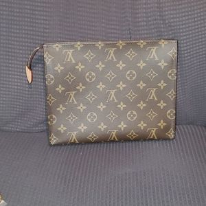 Louis vuitton toiletry 26 brand new w/accessories